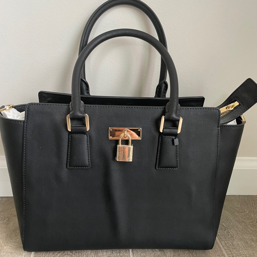 Angela Roi tote bag